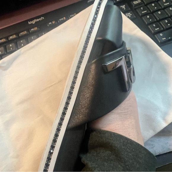 EUC KARL LAGERFELD JANIE SLIDE SIZE 5 1/2. - Picture 3 of 9